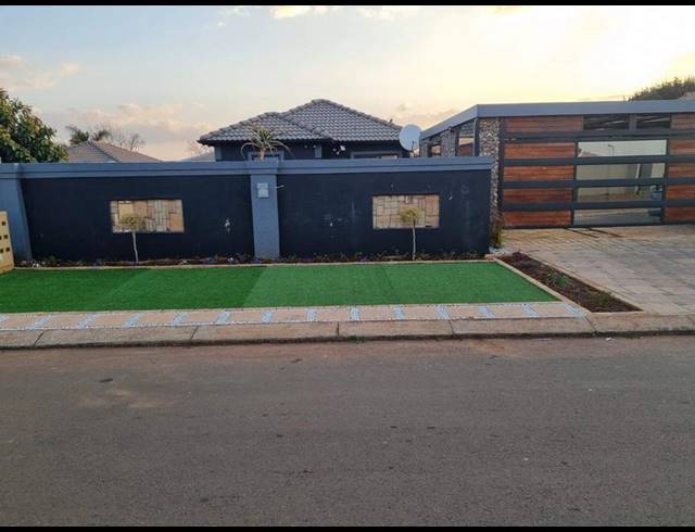 2 BEDROOM HOUSE FOR SALE IN DAWN PARK